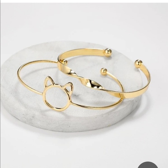 Layered Gold Metal Cat Triangle Bracelet Set of 4 - Picture 4 of 5